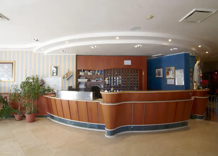 فندق San Pietro سان جيوفاني روتوندو